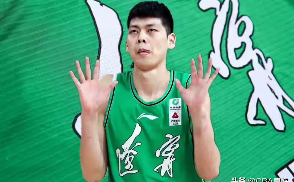 包含球员拒绝续约，透露内部矛盾严重的词条