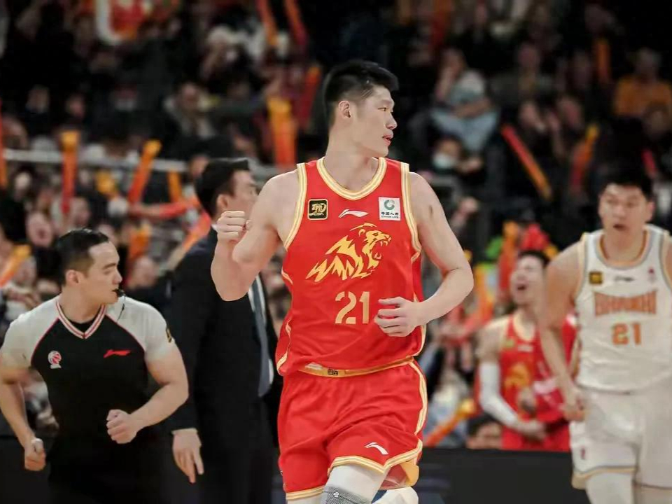 CBA球队训练备战，主教练全力激励球员