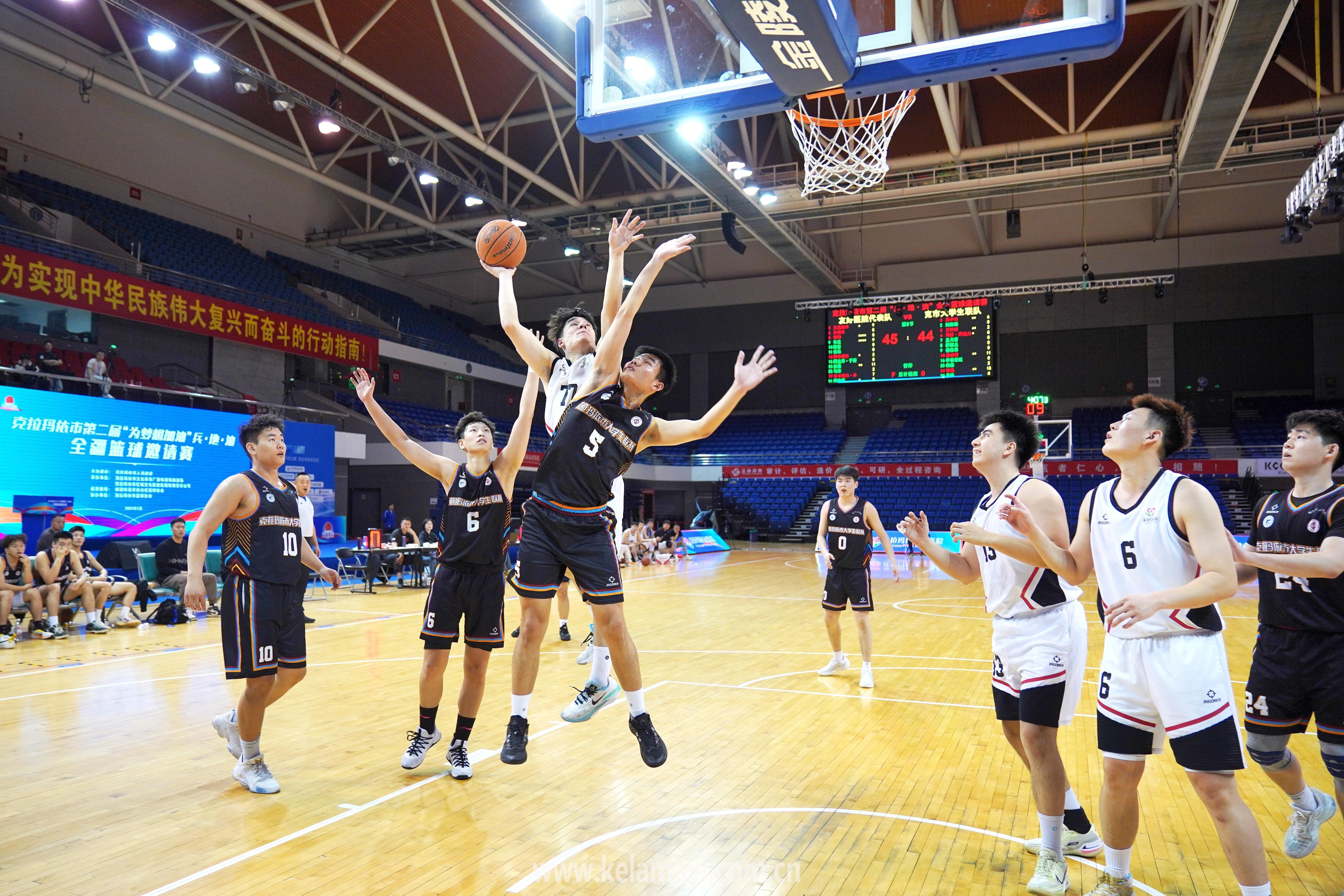九游体育中国官网-篮球赛场上上演精彩纷呈的对决
