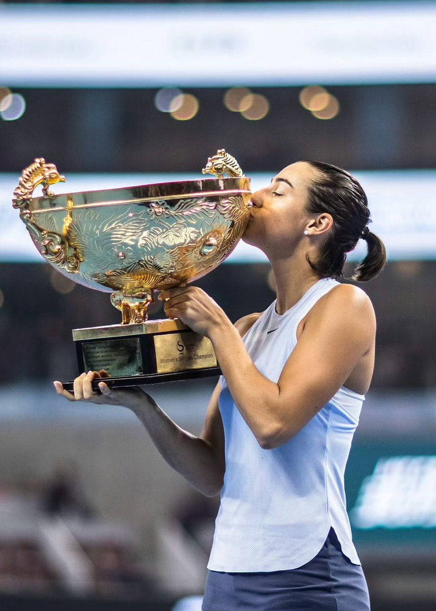 包含冲刺终点夺魁，委内瑞拉选手夺得冠军荣誉的词条