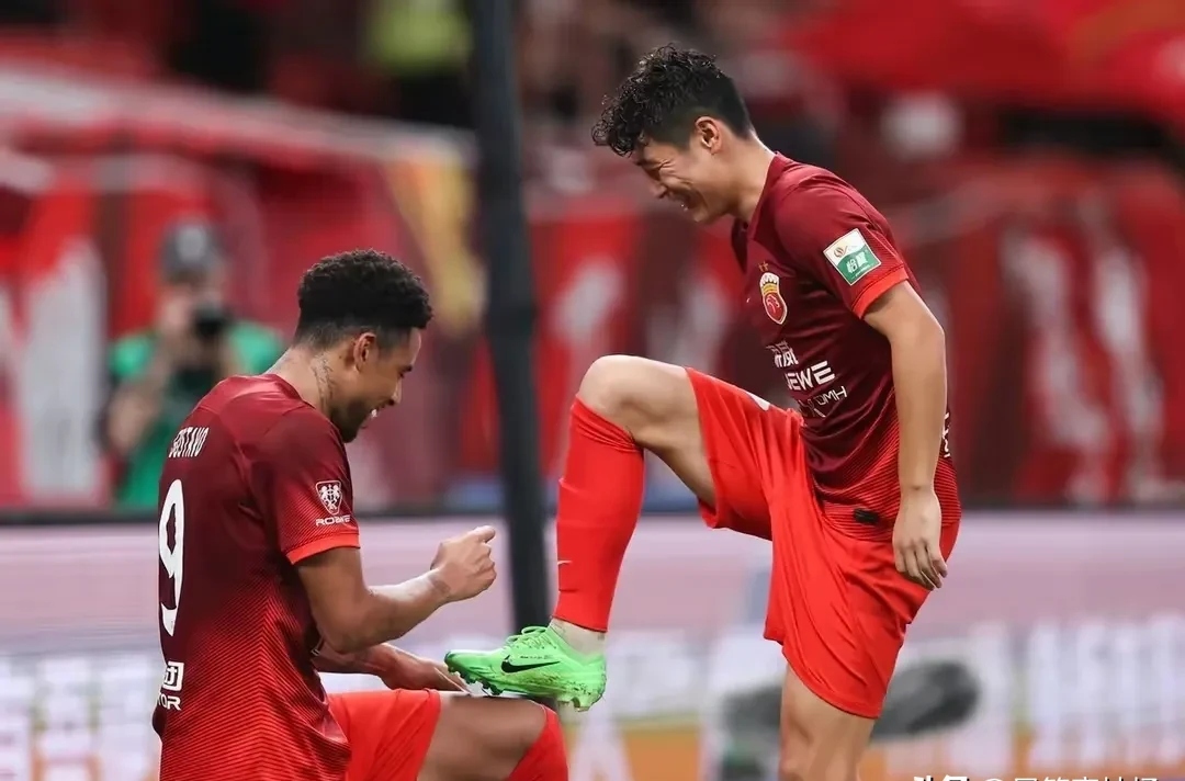 球队凭借坚韧毅力,击败强劲对手 球队凭借坚韧毅力,击败强劲对手