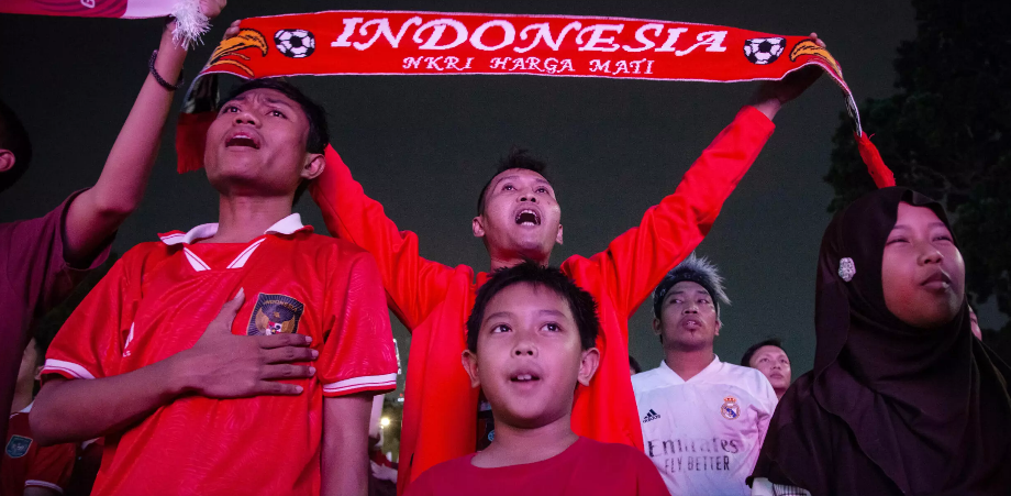 印尼球员奋勇争夺国际足球盛事 印尼球员奋勇争夺国际足球盛事